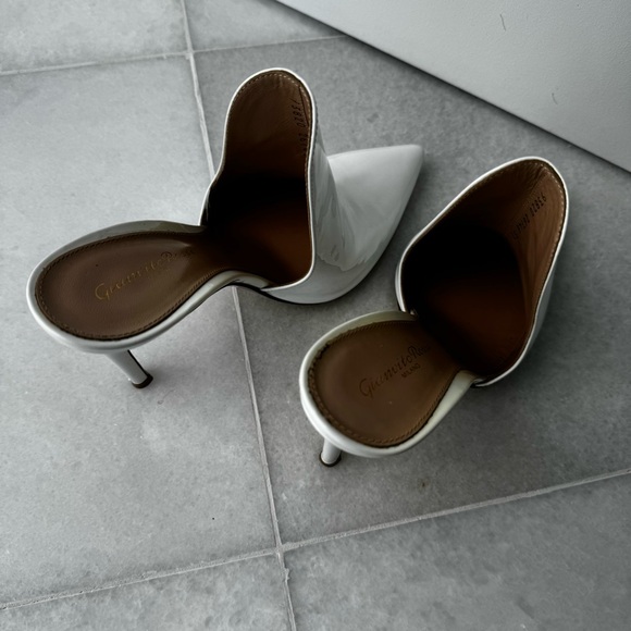 GIANVITO ROSSI PATENT LEATHER MULES - Picture 4 of 10